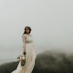 Es conocida como Corona de Novia o Blancanieves